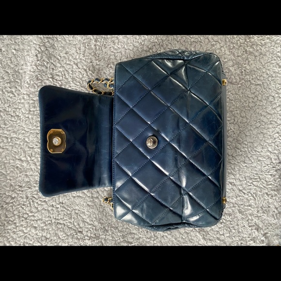 Chanel 15s accordion navy blue crinkled calfskin crossbody/shoulder flap bag - Picture 7 of 15
